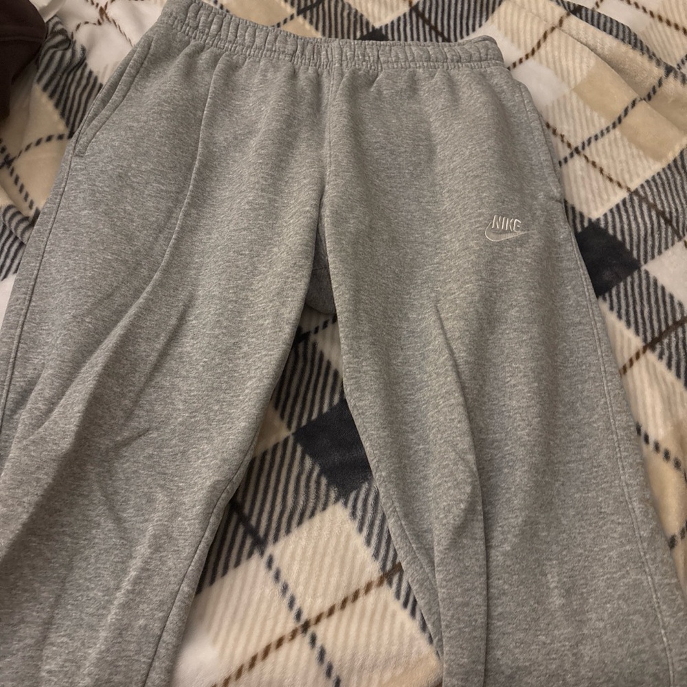 Nike Men's Gray Sweatpants